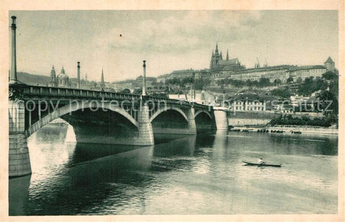 Prag Prahy Prague Manes Bruecke und Hradschin