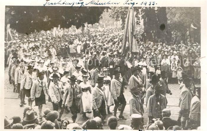 Muenchen Bayern Trachtenzug