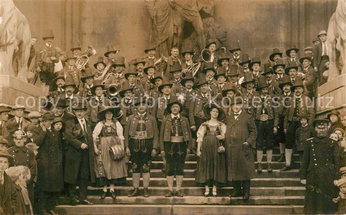 Muenchen Bayern Trachten Musikkapelle