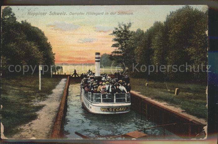 Neuruppin Dampfer Hildegard in der Schleuse