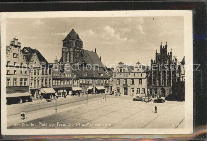 Greifswald Mecklenburg Vorpommern Platz der Freundschaft mit Marienkirche