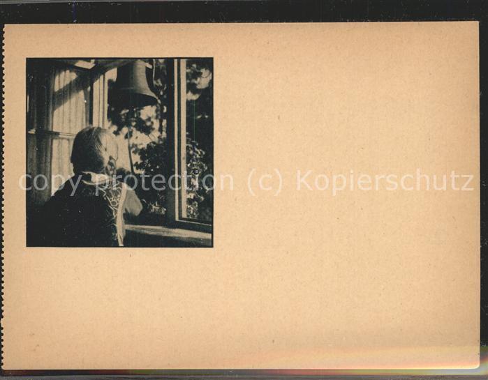 Veckenstedt Waisenheim Maedchen am Fenster Glocke