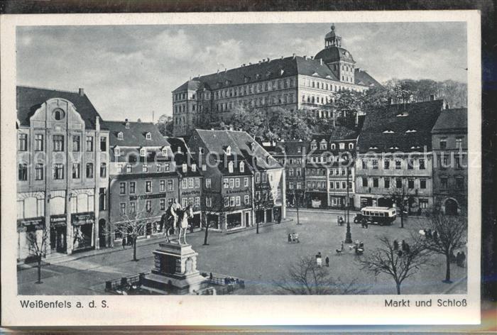 Weissenfels Saale Markt mit Schloss Bus Denkmal
