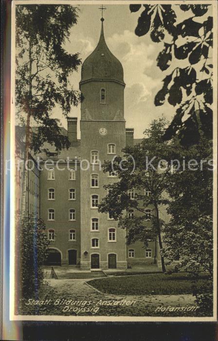 Droyssig Staatliche Bildungsanstalten Hofansicht