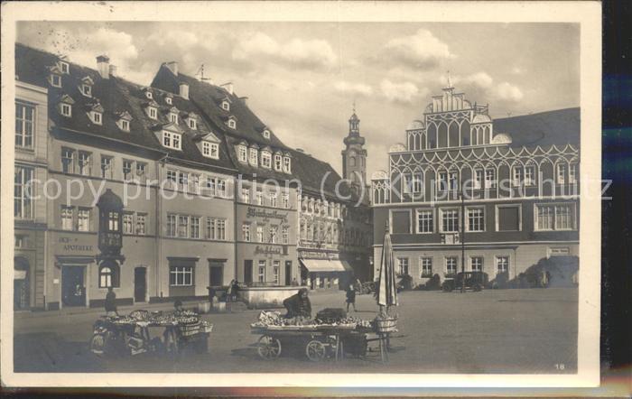 Weimar Thueringen Markt mit Marktständen