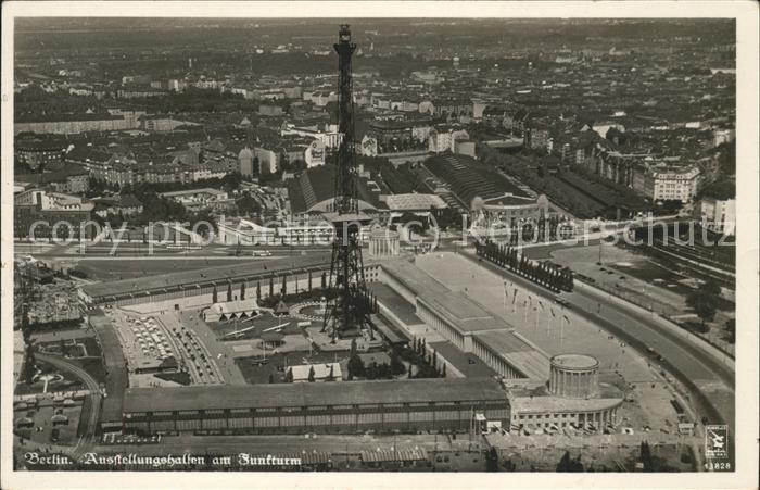 Funkturm Berlin Ausstellungshallen Fliegeraufnah