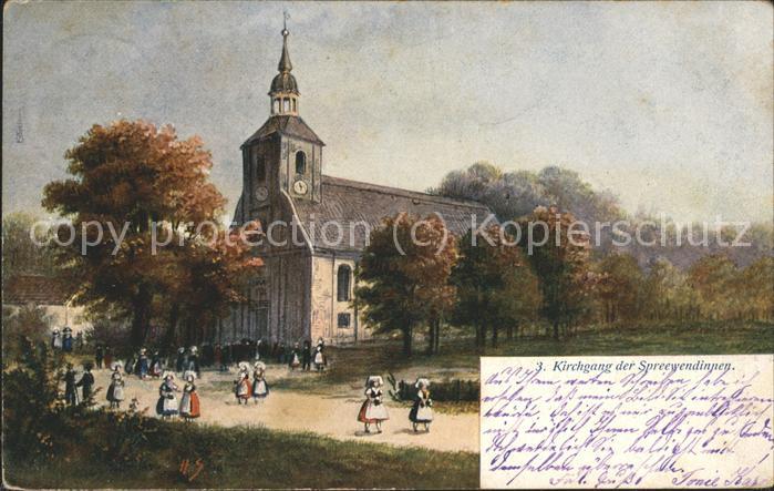 Luebbenau Spreewald Kirchgang der Spreewendinnen