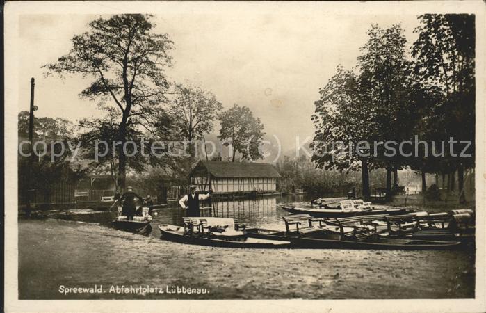Luebbenau Spreewald Abfahrtplatz Wasserstrasse Kahn
