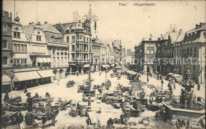 Trier Hauptmarkt Brunenn Autos