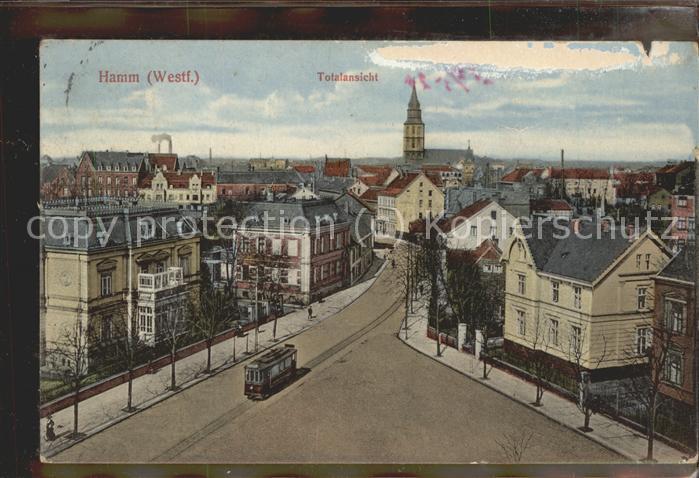 Hamm Westfalen Strassenpartie mit Strassenbahn