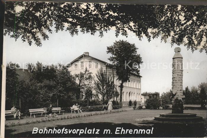 Werl Westfalen Bahnhofsvorplatz mit Ehrenmal Reprodukt