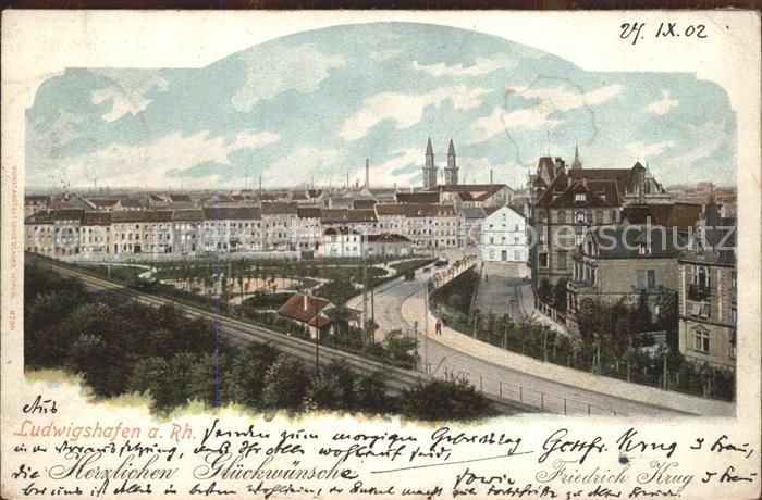 Ludwigshafen Rhein Blick ueber die Stadt Eisenbahn