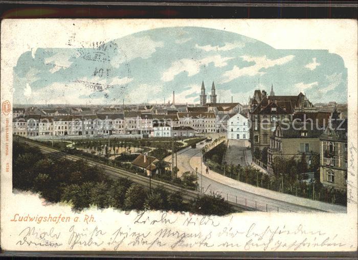 Ludwigshafen Rhein Blick ueber die Stadt Eisenbahn