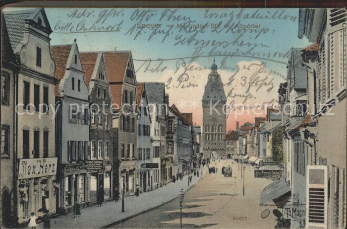 Speyer Rhein Maximilianstrasse mit Altpoertel Stadttor