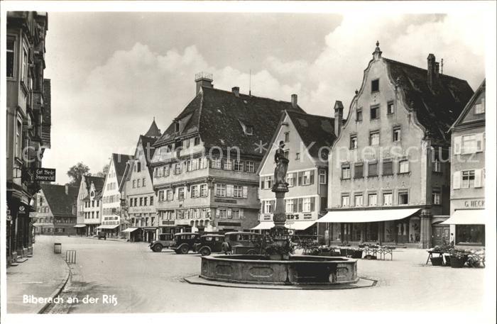 Biberach Riss Marktplatz Brunnen Autos