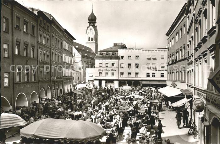 Rosenheim Bayern Ludwigsplatz mit Markt