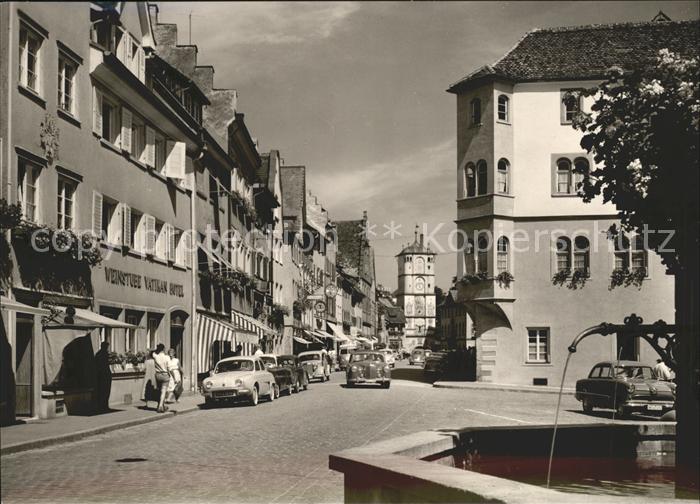 Wangen Allgaeu Herrenstrasse mit Ravensburger Tor Autos