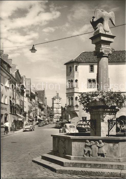 Wangen Allgaeu Herrenstrasse mit Ravensburger Tor Brunnen Autos
