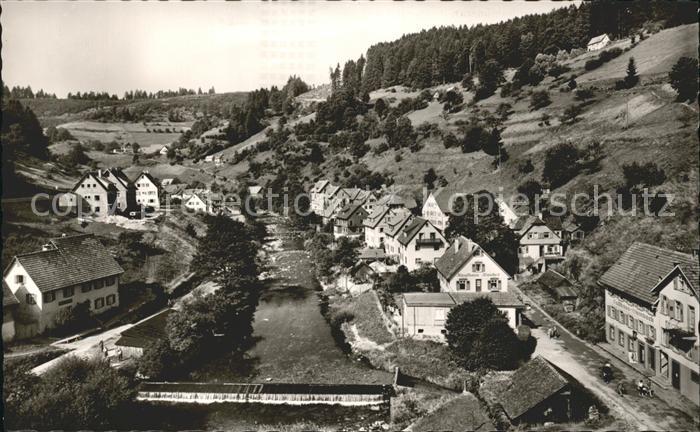 Schoenmuenzach Partie am Fluss Kneipp und Luftkurort Murgtal Schwarzwald