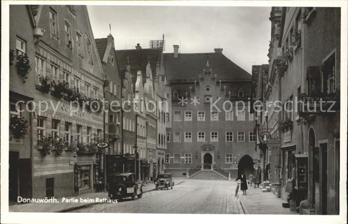 Donauwoerth Bayern Partie beim Rathaus Autos