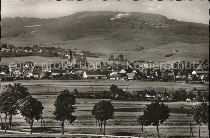 Wassertruedingen mit Hesselberg