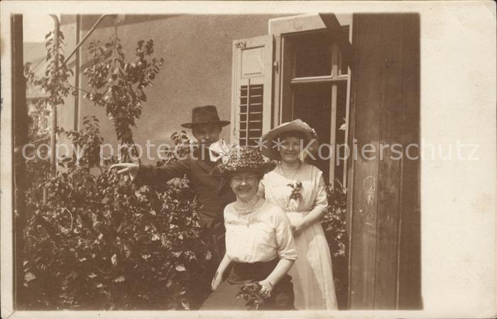 Freiburg Breisgau Familienfoto Garten