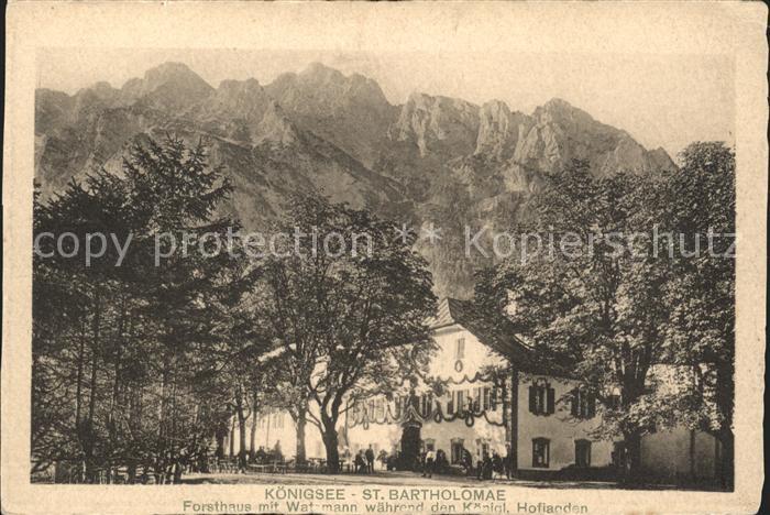 Koenigsee Berchtesgaden Kirche St Bartholomae mit Forsthaus und Watzmann