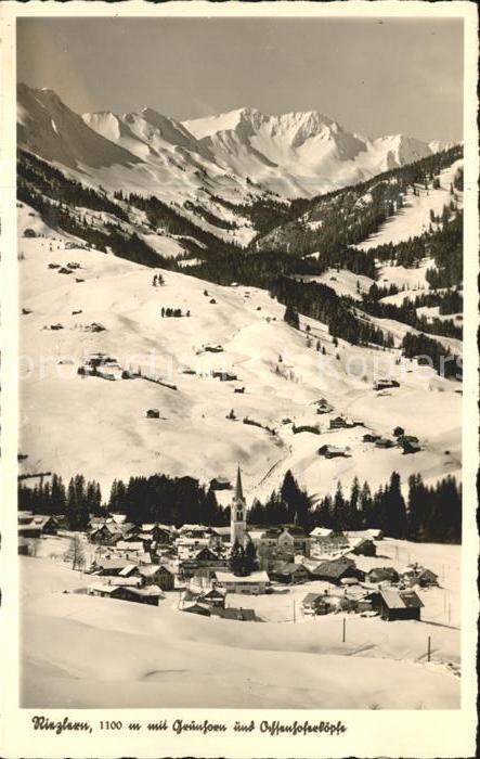 Riezlern Kleinwalsertal Vorarlberg mit Grünhorn und Ochsenhoferköpfe