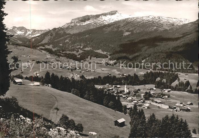 Riezlern Kleinwalsertal Vorarlberg mit Grünhorn und Steinmandl Gottesacker