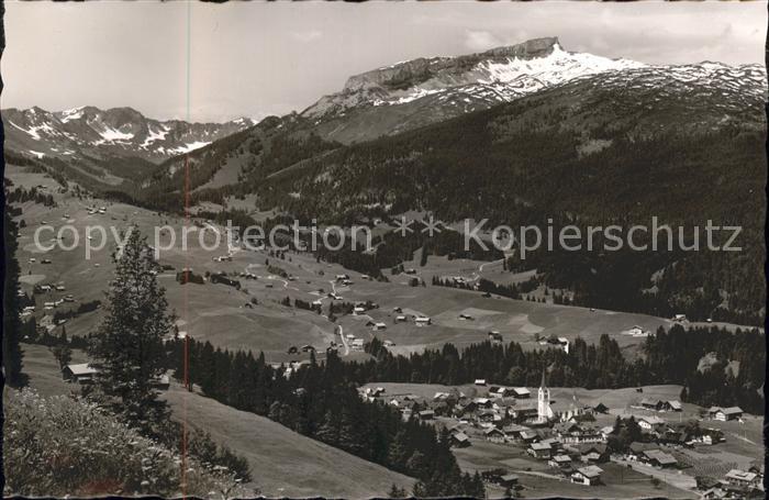 Riezlern Kleinwalsertal Vorarlberg mit Schwarzwassertal Grünhorn und Stein