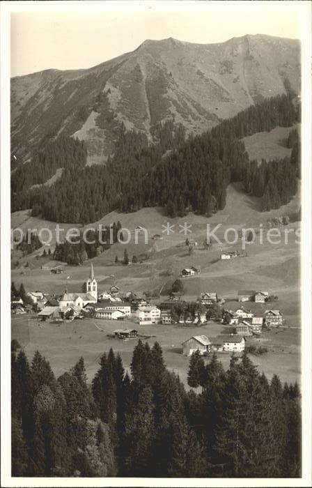 Riezlern Kleinwalsertal Vorarlberg mit Fellhorn und Riezler Alpe