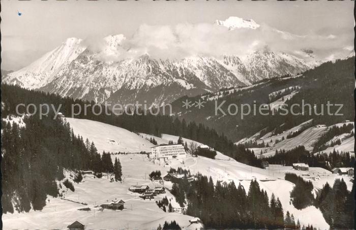 Schwende Riezlern Kleinwalsertal mit Entschenkopf und Nebelhorngruppe