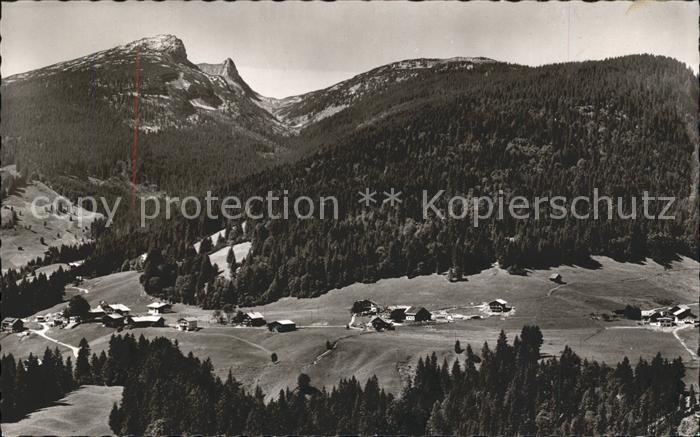 Riezlern Kleinwalsertal Vorarlberg mit Torkopf und Mahdtal