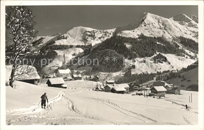 Mittelberg Kleinwalsertal Kühgehren- u. Hammerspitze Skifahrer Sk