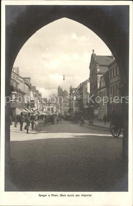 Speyer Rhein Blick durch den Altpoertal