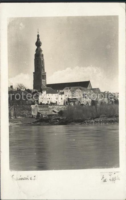 Braunau Inn Oberoesterreich Kirchenpartie am Inn