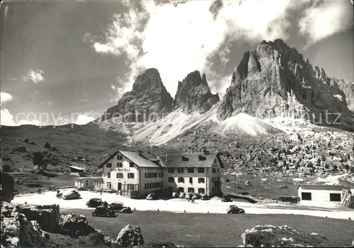 Passo Sella Berghaus Autos
