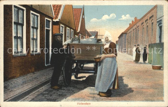 Volendam Dorfpartie Fuhrwerk beladen
