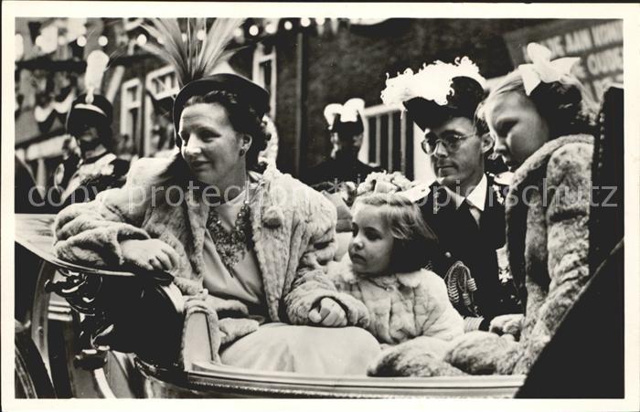 Adel Niederlande Koenigin Juliana Prinz Bernhard Prinzessin Beatrix Prinzessin M