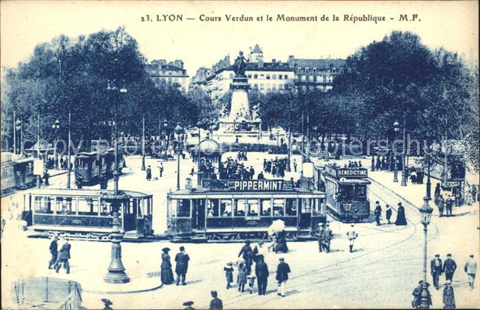 Strassenbahn Lyon Cours Verdun Monument de la Republique