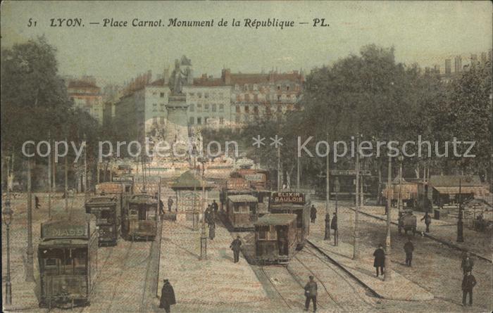 Strassenbahn Lyon Place Carnot Monument de la Republique