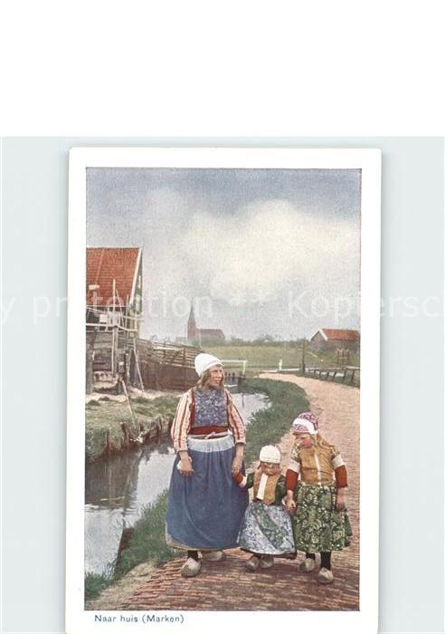 Marken Naar Huis Frau mit Kindern