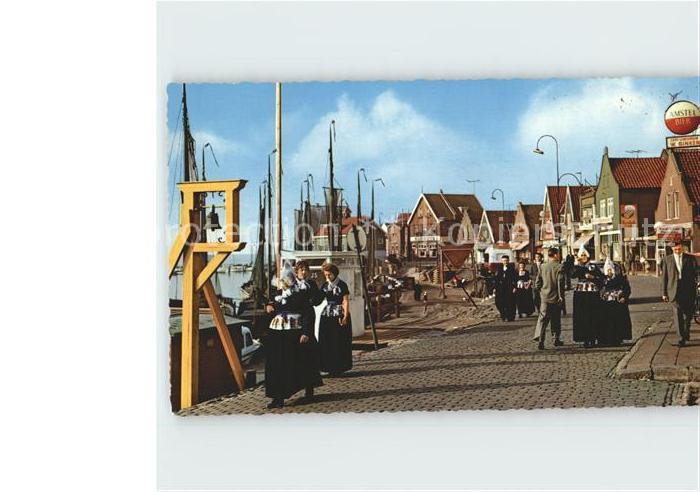Volendam am Hafen