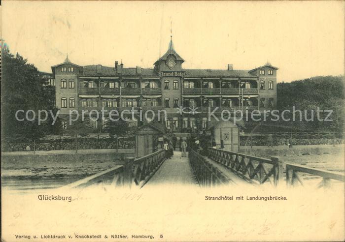 Gluecksburg Ostseebad Strandhotel mit Landungsbruecke