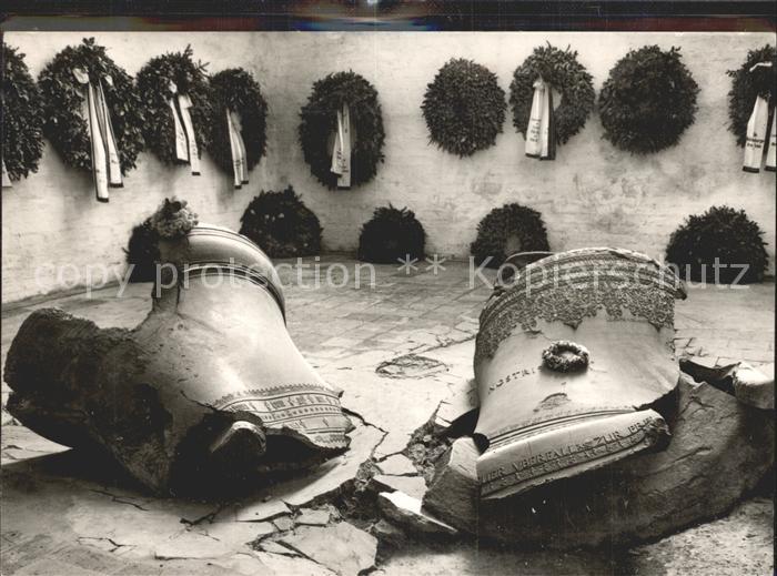 Kirchenglocke Churchbell Cloche Eglise Luebeck St. Marien Gedenkstaette