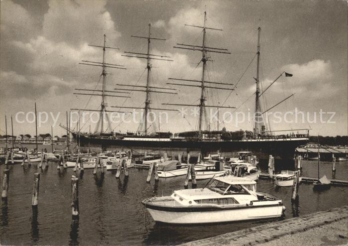 Segelschiffe Yachthafen Passat Travemuende