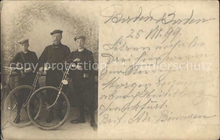 Fahrrad Bicycle Bicyclette Velo Bicicletta Bicicleta-- Vater mit Soehne Privatfo