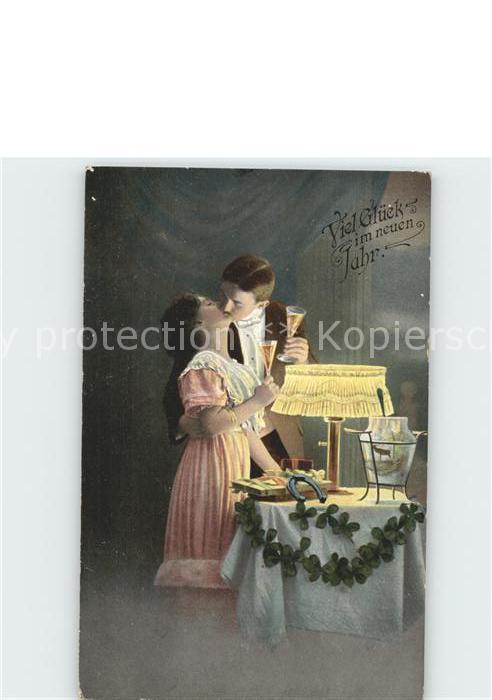 Neujahr Paar Kuss Sekt Kleeblätter Hufeisen Tis