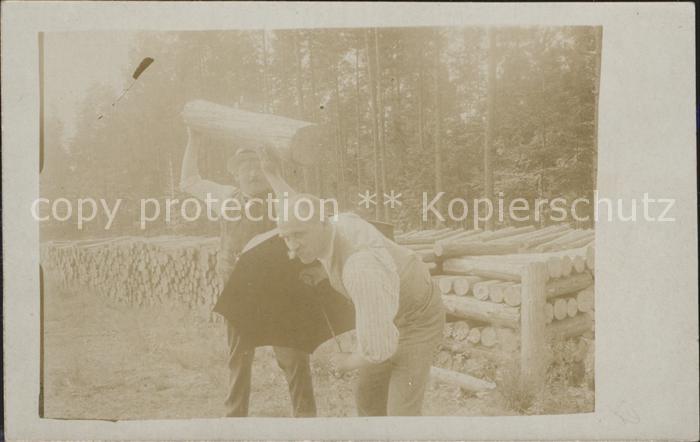 Regen Maenner Baumstaemme