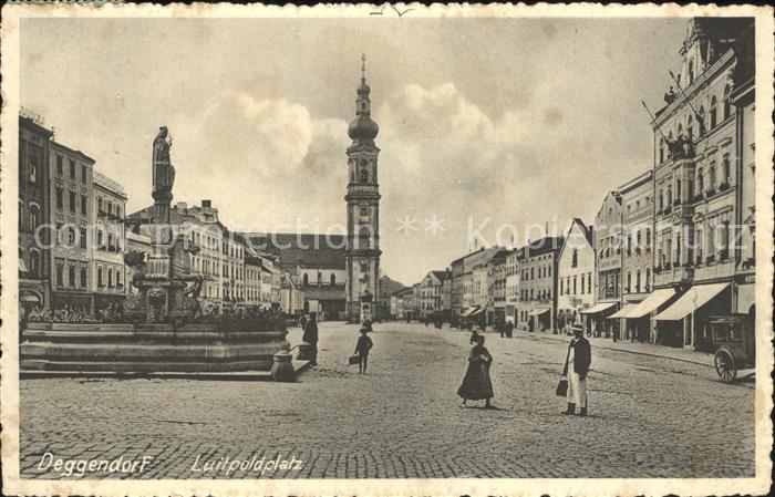 Deggendorf Donau Luitpoldplatz Brunnen Kirche